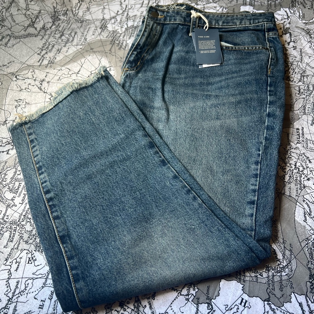 Universal Blue Straight Jeans Classic Style